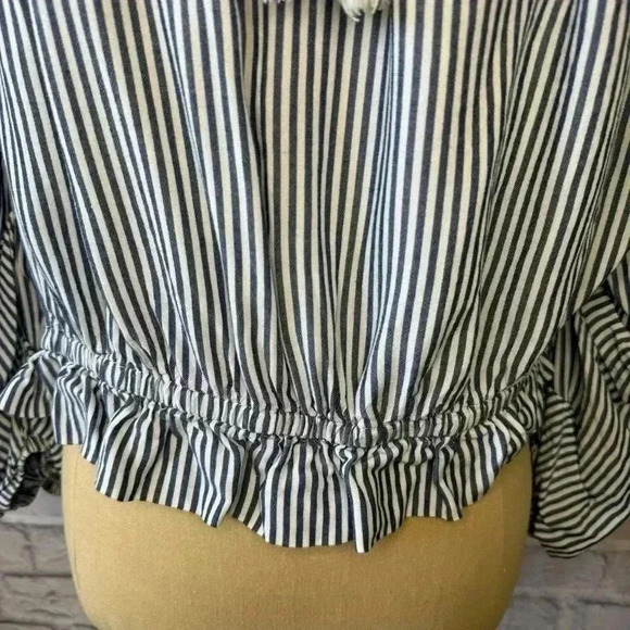 Matty M Off Shoulder Blue & White Pin Stripe Blouse w/ Keyhole Tie Women Large - Picture 11 of 12
